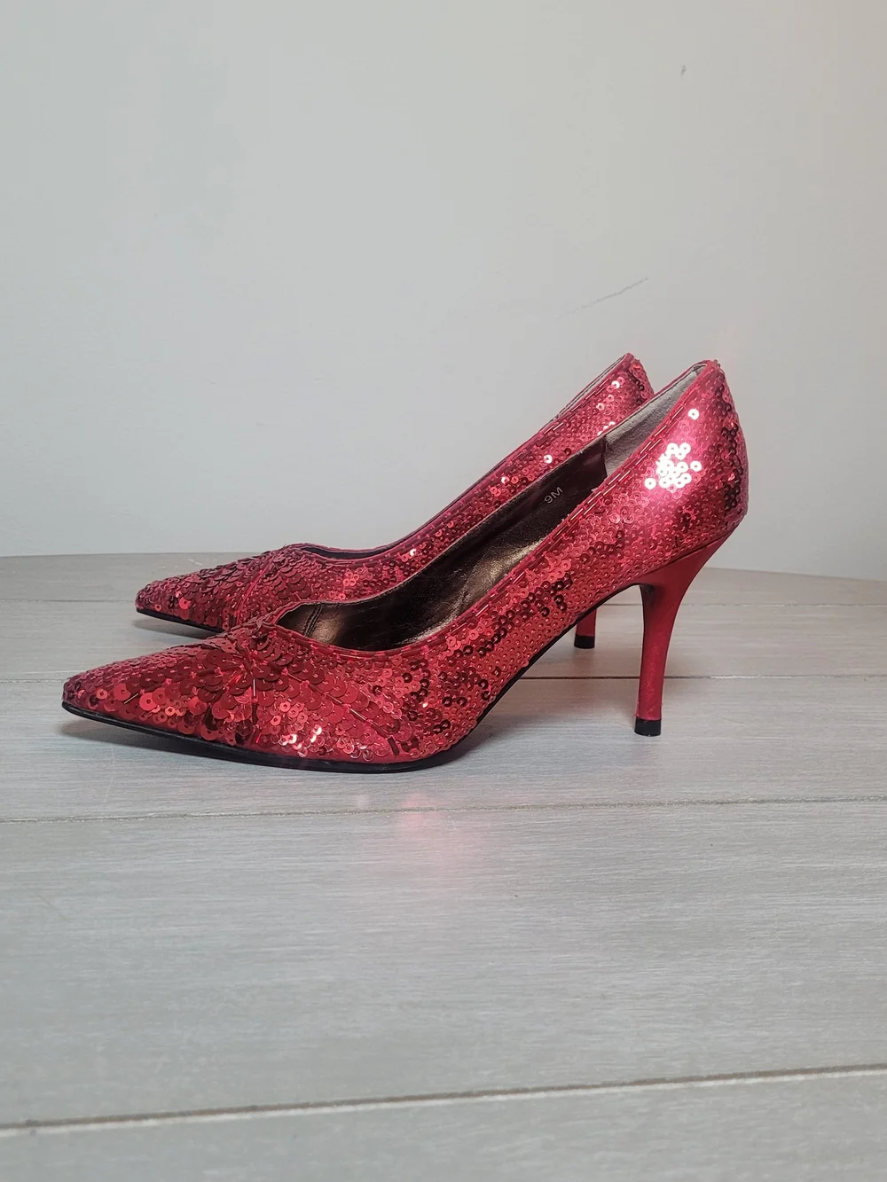Ruby Slippers Red Sequin Pointed-Toe Women's Heels Size 9